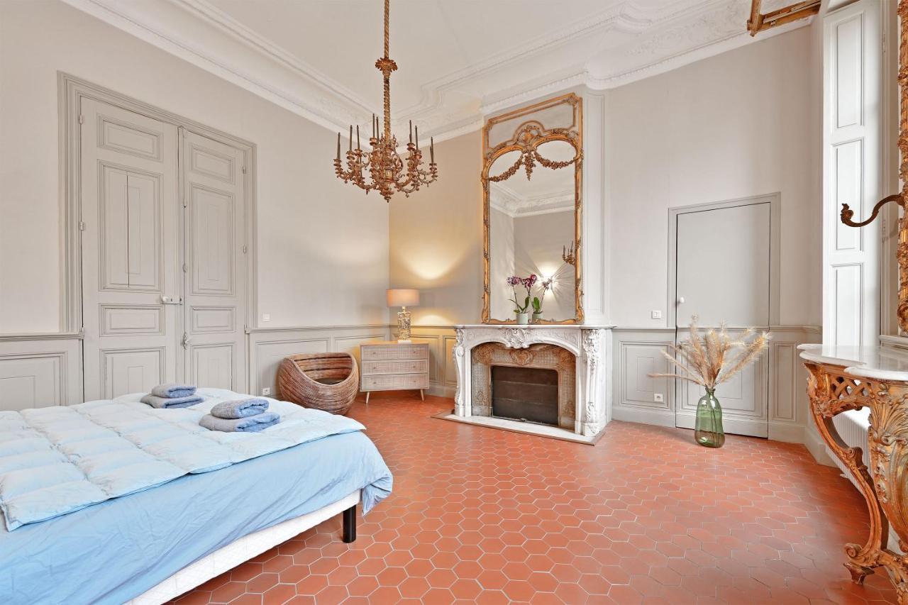 Le Vieux Sextier - Ac Clim - Lumineux - Wifi - Hypercentre Apartment อาวีญง ภายนอก รูปภาพ