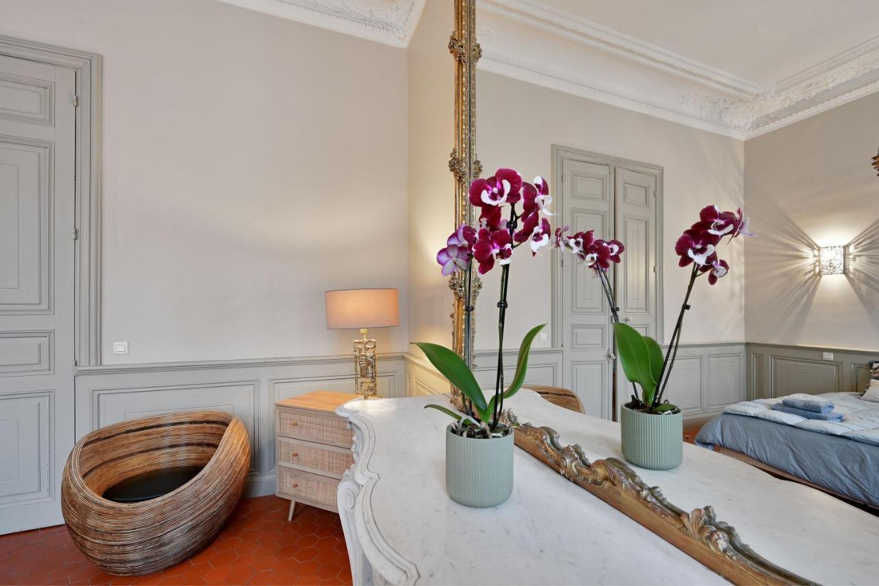 Le Vieux Sextier - Ac Clim - Lumineux - Wifi - Hypercentre Apartment อาวีญง ภายนอก รูปภาพ