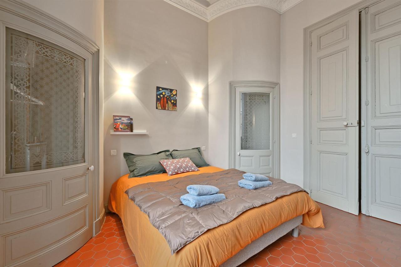 Le Vieux Sextier - Ac Clim - Lumineux - Wifi - Hypercentre Apartment อาวีญง ภายนอก รูปภาพ